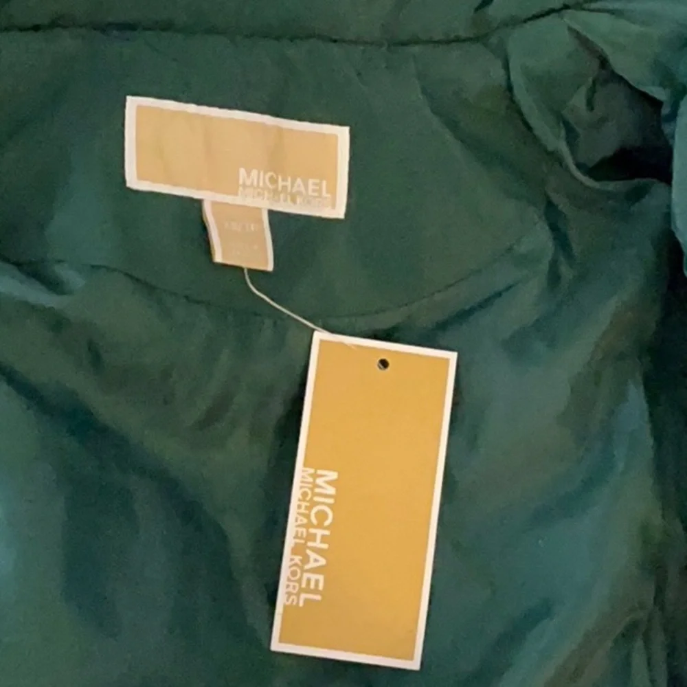MICHAEL Michael Kors NWT Green Chevron Ski Vest in Sz XS - Picture 8 of 9